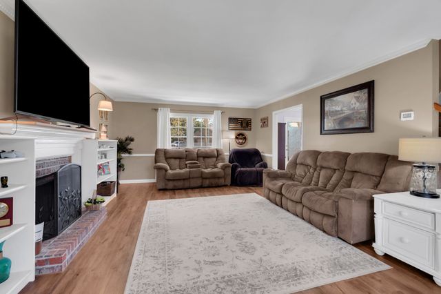 146 Holly Dr, Winchester, TN 37398