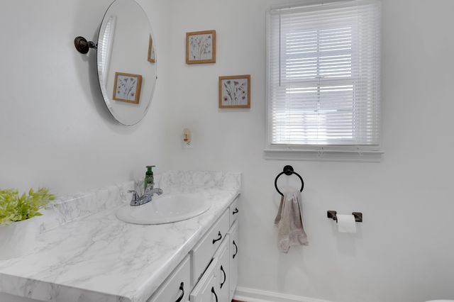 146 Holly Dr, Winchester, TN 37398