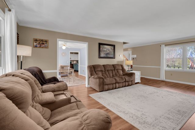 146 Holly Dr, Winchester, TN 37398