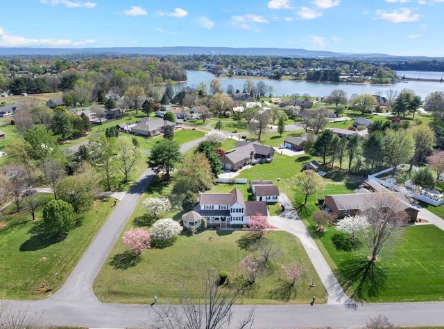 146 Holly Dr, Winchester, TN 37398