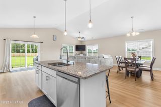 305 E Theriault Court, Jacksonville, NC 28540