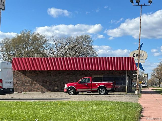 5152 S Beech Daly Street, Dearborn Heights, MI 48125