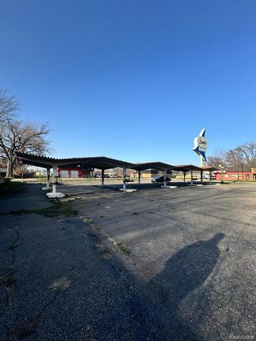 5152 S Beech Daly Street, Dearborn Heights, MI 48125