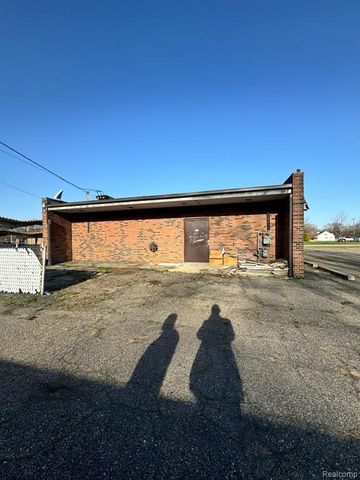 5152 S Beech Daly Street, Dearborn Heights, MI 48125