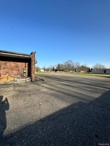 5152 S Beech Daly Street, Dearborn Heights, MI 48125