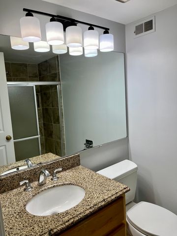 33 Shoreline Road B, Lake Barrington, IL 60010