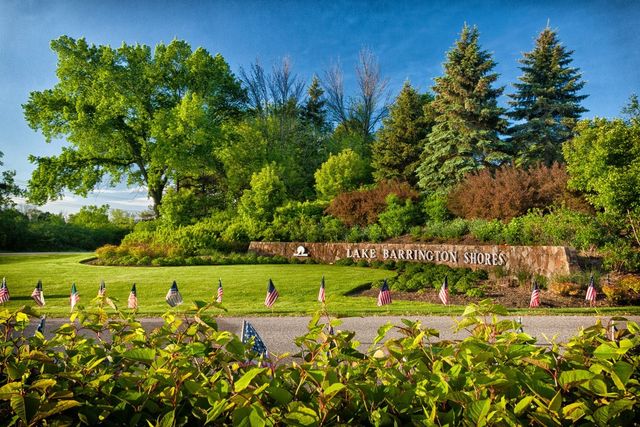 33 Shoreline Road B, Lake Barrington, IL 60010