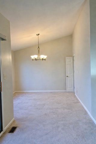 33 Shoreline Road B, Lake Barrington, IL 60010