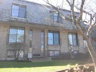 1706 Northfield Square D, Northfield, IL 60093