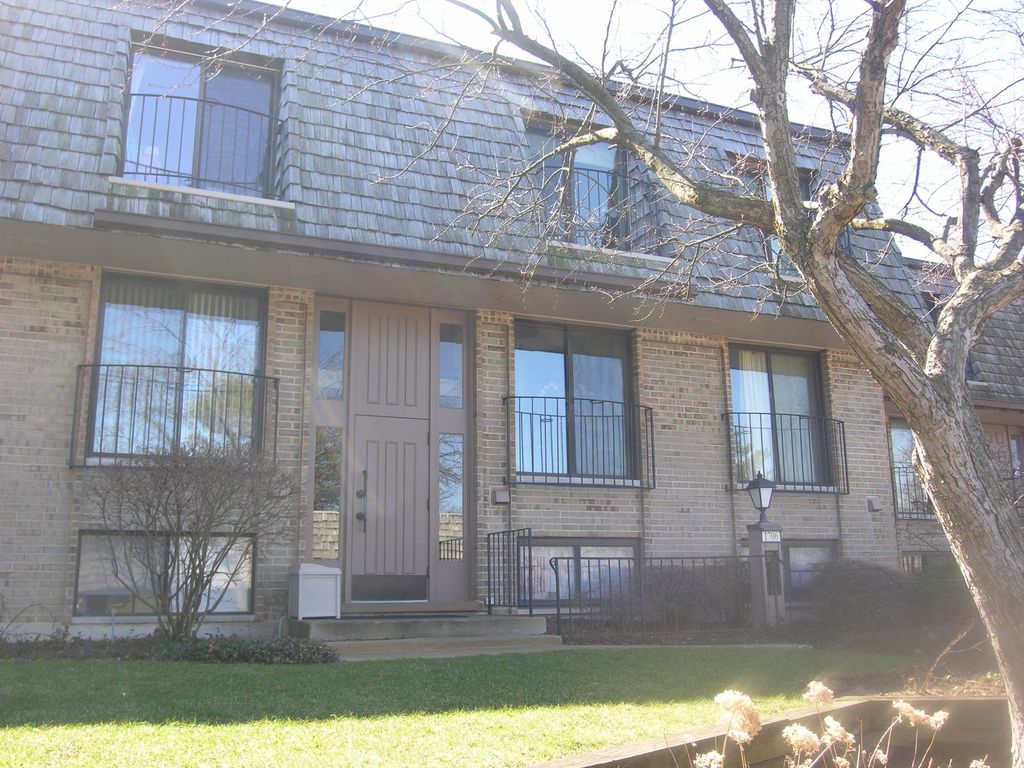 1706 Northfield Square D, Northfield, IL 60093