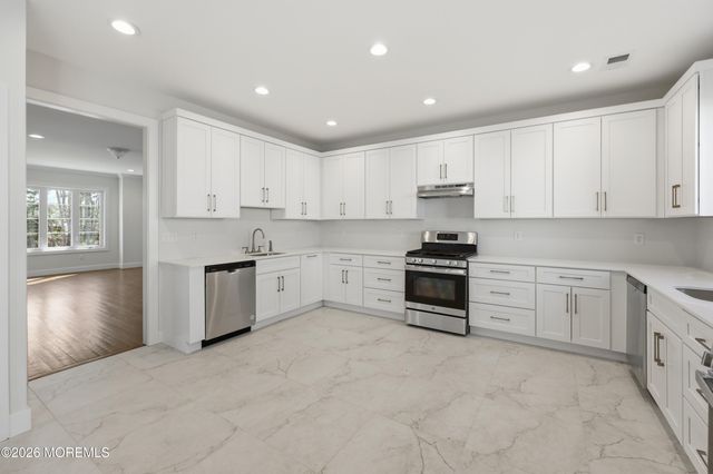 193 Colonial Drive, Lakewood, NJ 08701