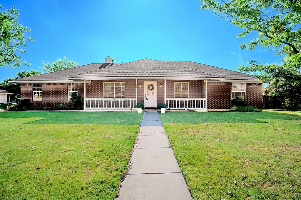 337 Meadow Drive, Ponder, TX 76259