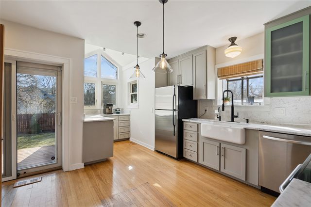 1545 46th Street, Des Moines, IA 50311