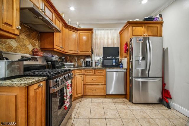 1611 Orchard Ter, Linden City, NJ 07036