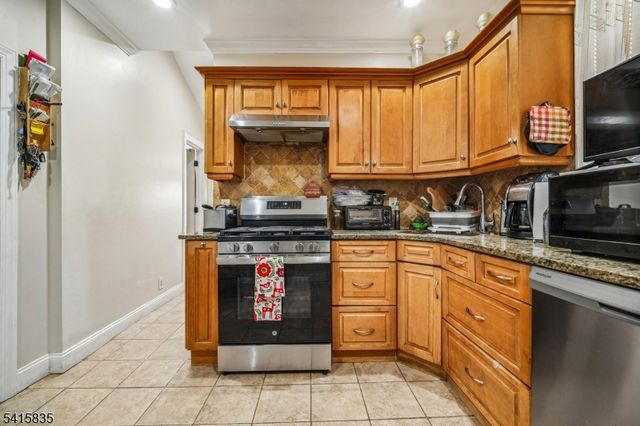 1611 Orchard Ter, Linden City, NJ 07036