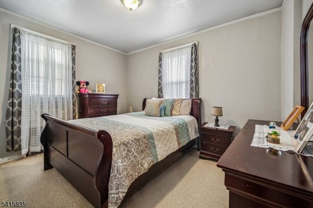 1611 Orchard Ter, Linden City, NJ 07036