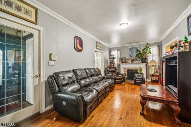 1611 Orchard Ter, Linden City, NJ 07036