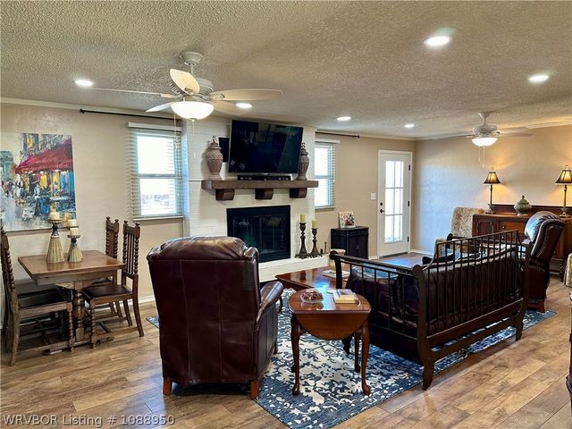 6910 Military Road, Lavaca, AR 72941