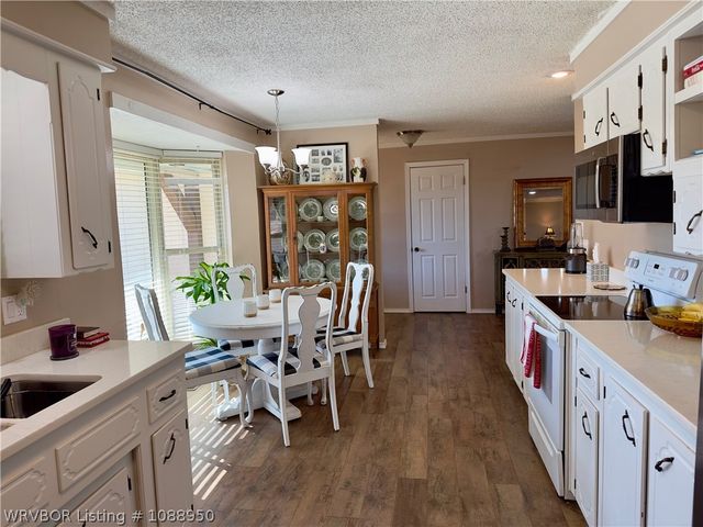 6910 Military Road, Lavaca, AR 72941