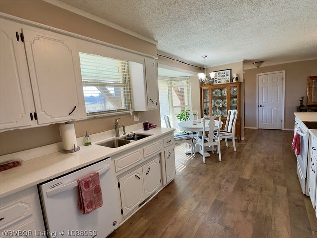 6910 Military Road, Lavaca, AR 72941