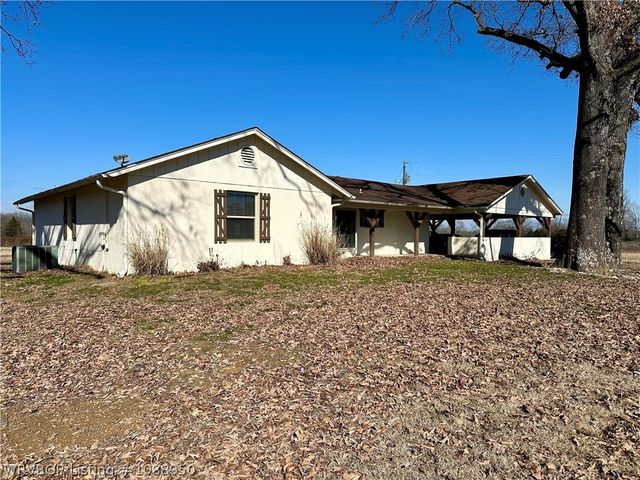 6910 Military Road, Lavaca, AR 72941