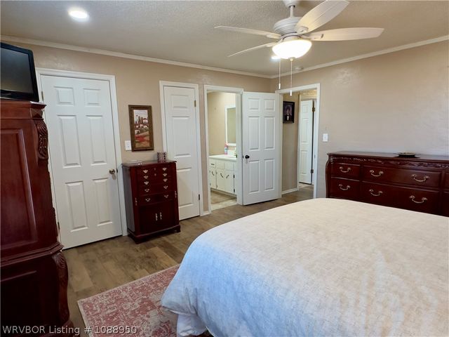 6910 Military Road, Lavaca, AR 72941