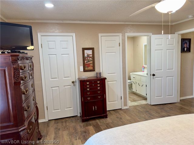 6910 Military Road, Lavaca, AR 72941
