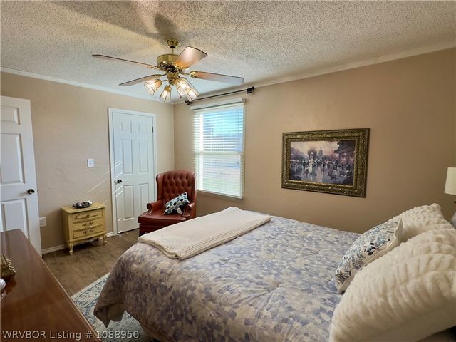 6910 Military Road, Lavaca, AR 72941
