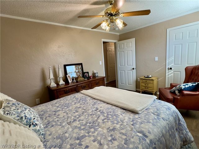 6910 Military Road, Lavaca, AR 72941