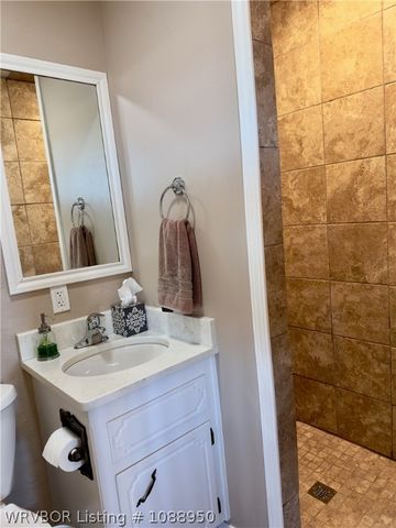 6910 Military Road, Lavaca, AR 72941