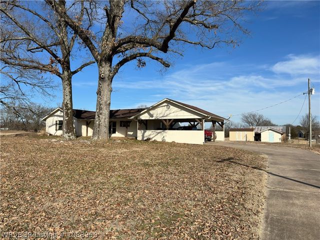 6910 Military Road, Lavaca, AR 72941