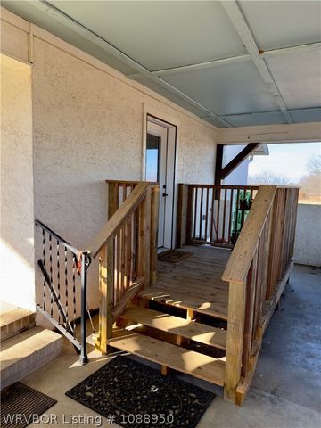 6910 Military Road, Lavaca, AR 72941