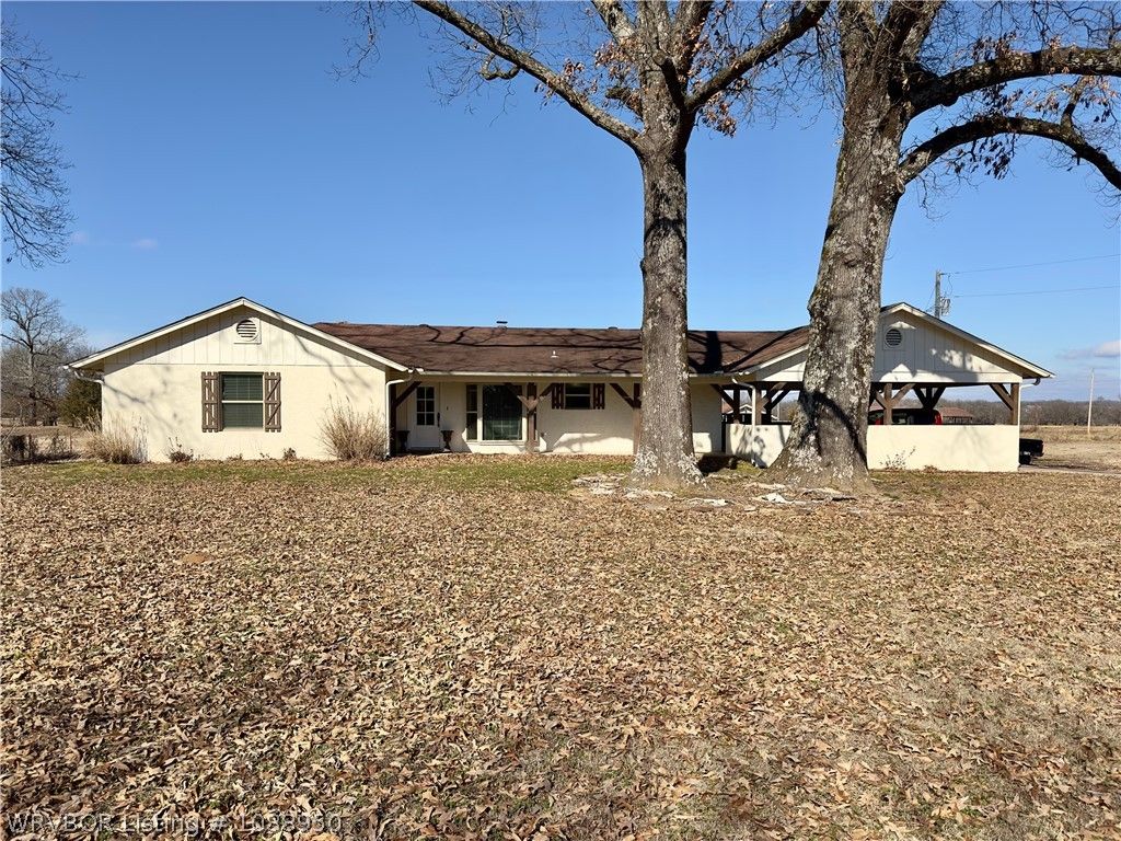 6910 Military Road, Lavaca, AR 72941