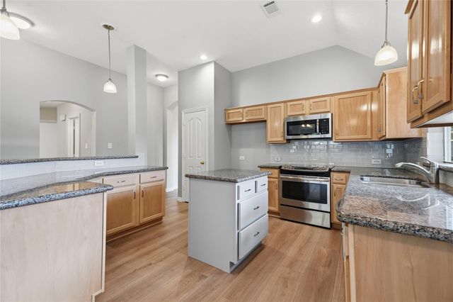 1411 Pebble Banks Lane, Seabrook, TX 77586