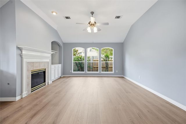 1411 Pebble Banks Lane, Seabrook, TX 77586