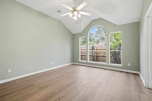 1411 Pebble Banks Lane, Seabrook, TX 77586