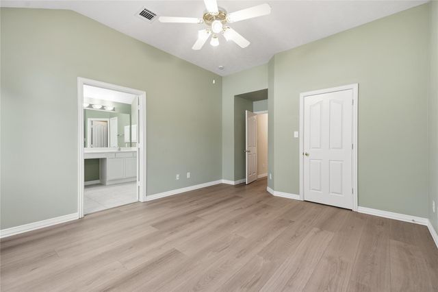 1411 Pebble Banks Lane, Seabrook, TX 77586