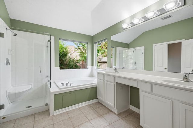 1411 Pebble Banks Lane, Seabrook, TX 77586