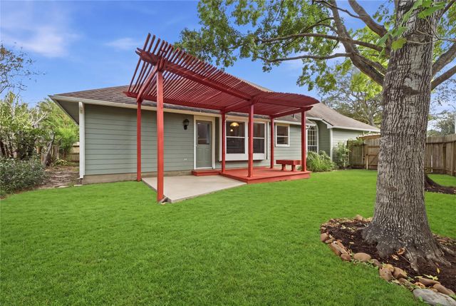 1411 Pebble Banks Lane, Seabrook, TX 77586