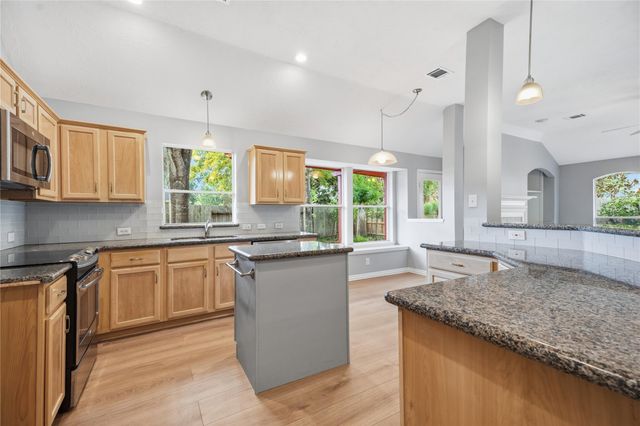 1411 Pebble Banks Lane, Seabrook, TX 77586