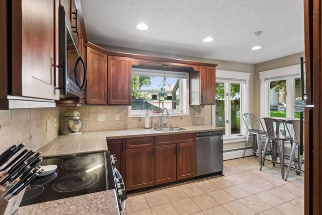 1165 Josephine Road, Roseville, MN 55113