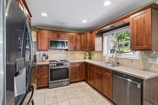 1165 Josephine Road, Roseville, MN 55113