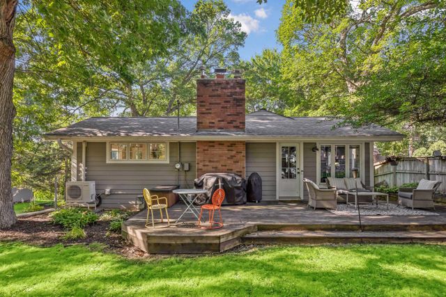 1165 Josephine Road, Roseville, MN 55113