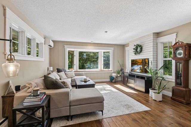 1165 Josephine Road, Roseville, MN 55113