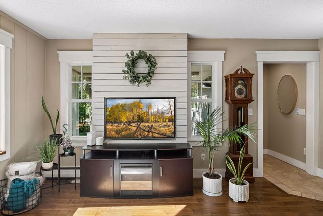 1165 Josephine Road, Roseville, MN 55113