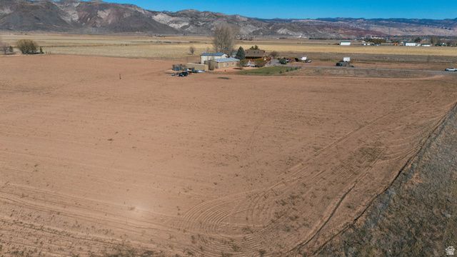 323 W 400 N, Central Valley, UT 84754