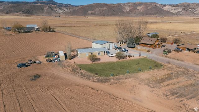 323 W 400 N, Central Valley, UT 84754