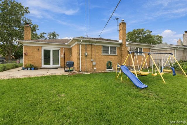 30238 Newport Drive, Warren, MI 48088