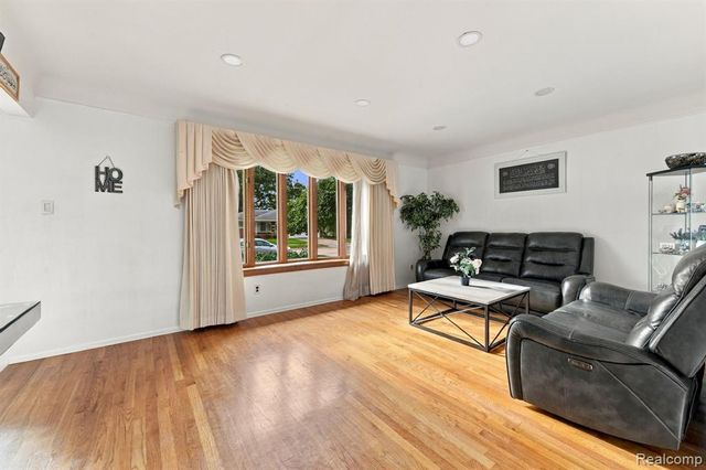 30238 Newport Drive, Warren, MI 48088
