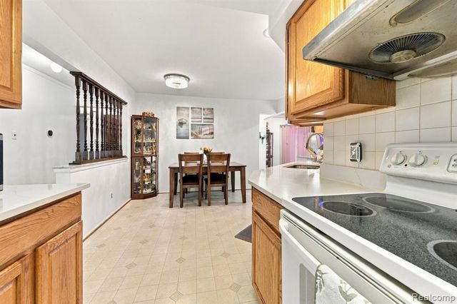 30238 Newport Drive, Warren, MI 48088